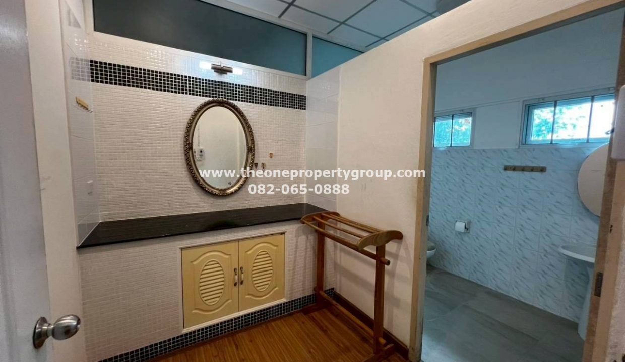 LINE_ALBUM_A1809 A1810_251101_17