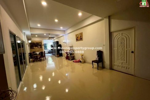 LINE_ALBUM_A1809 A1810_251101_2