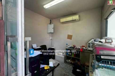 LINE_ALBUM_A1809 A1810_251101_37