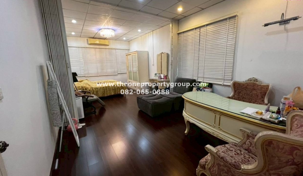 LINE_ALBUM_A1809 A1810_251101_5