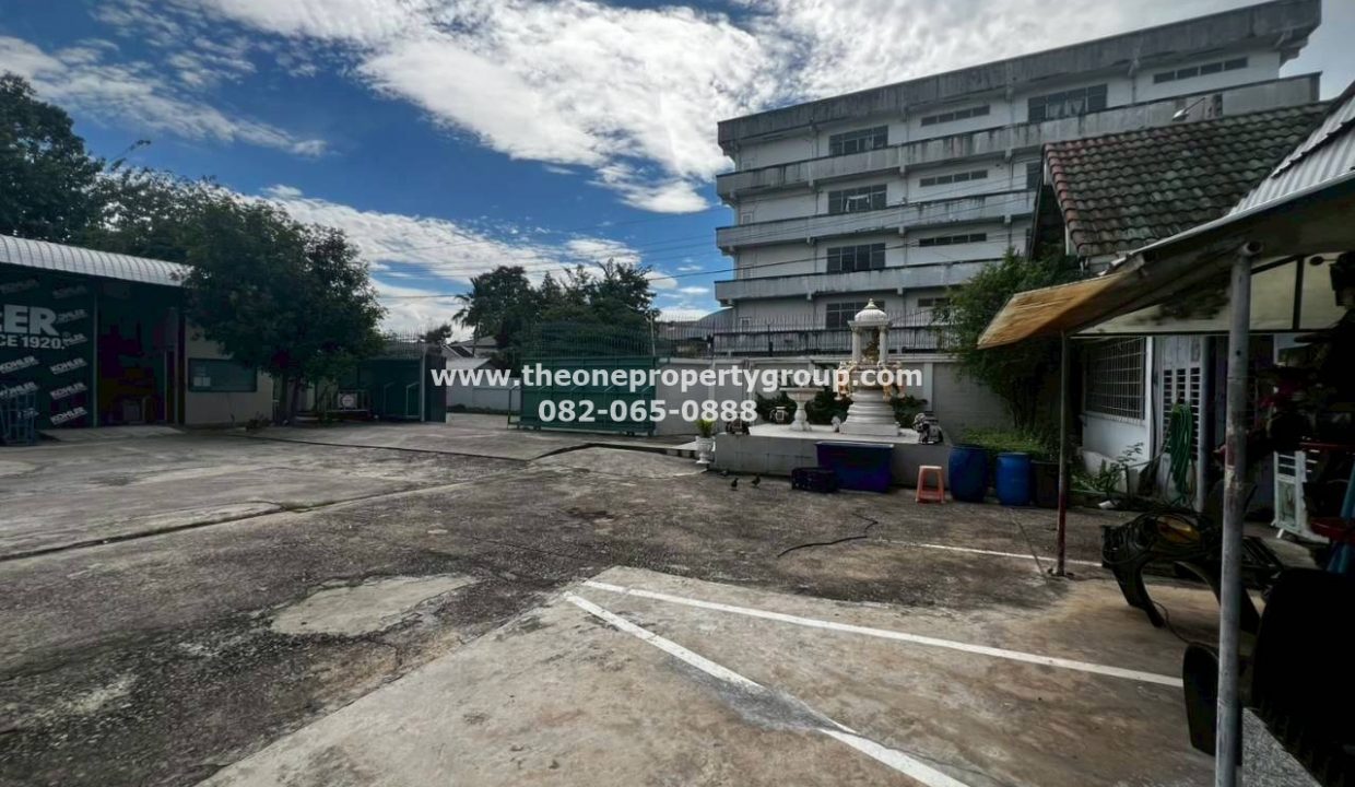 LINE_ALBUM_A1809 A1810_251101_56