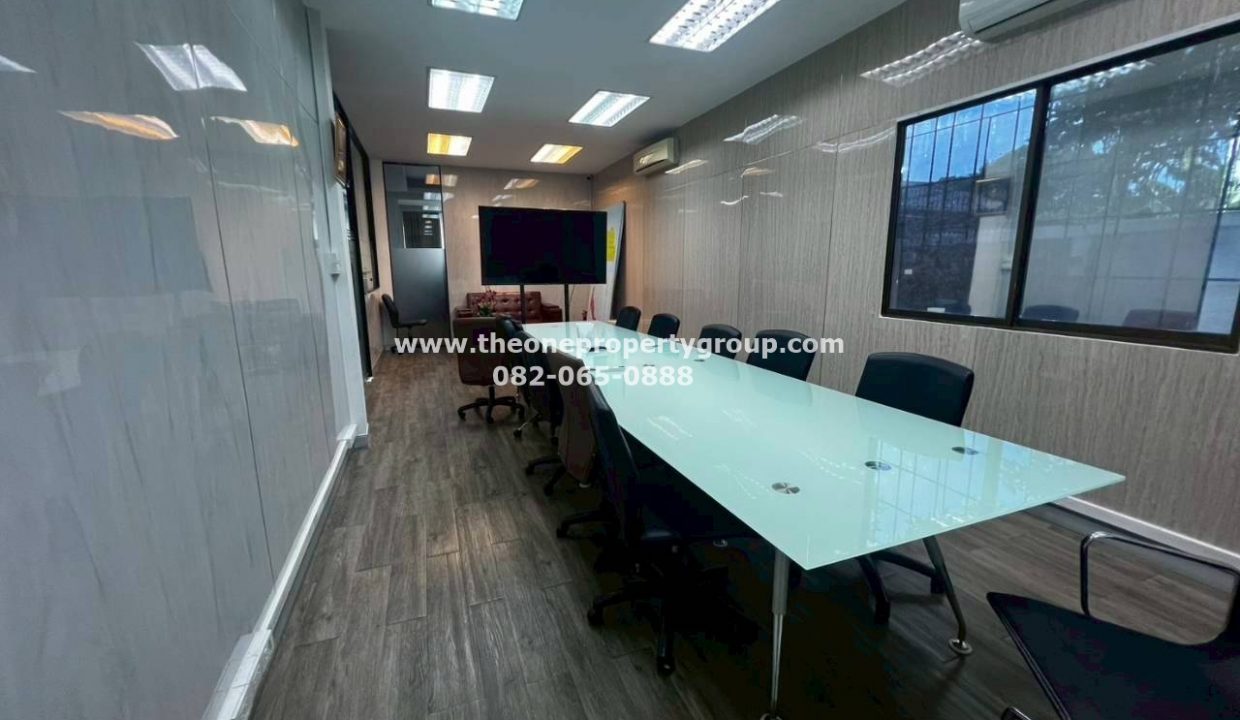 LINE_ALBUM_A1809 A1810_251101_58