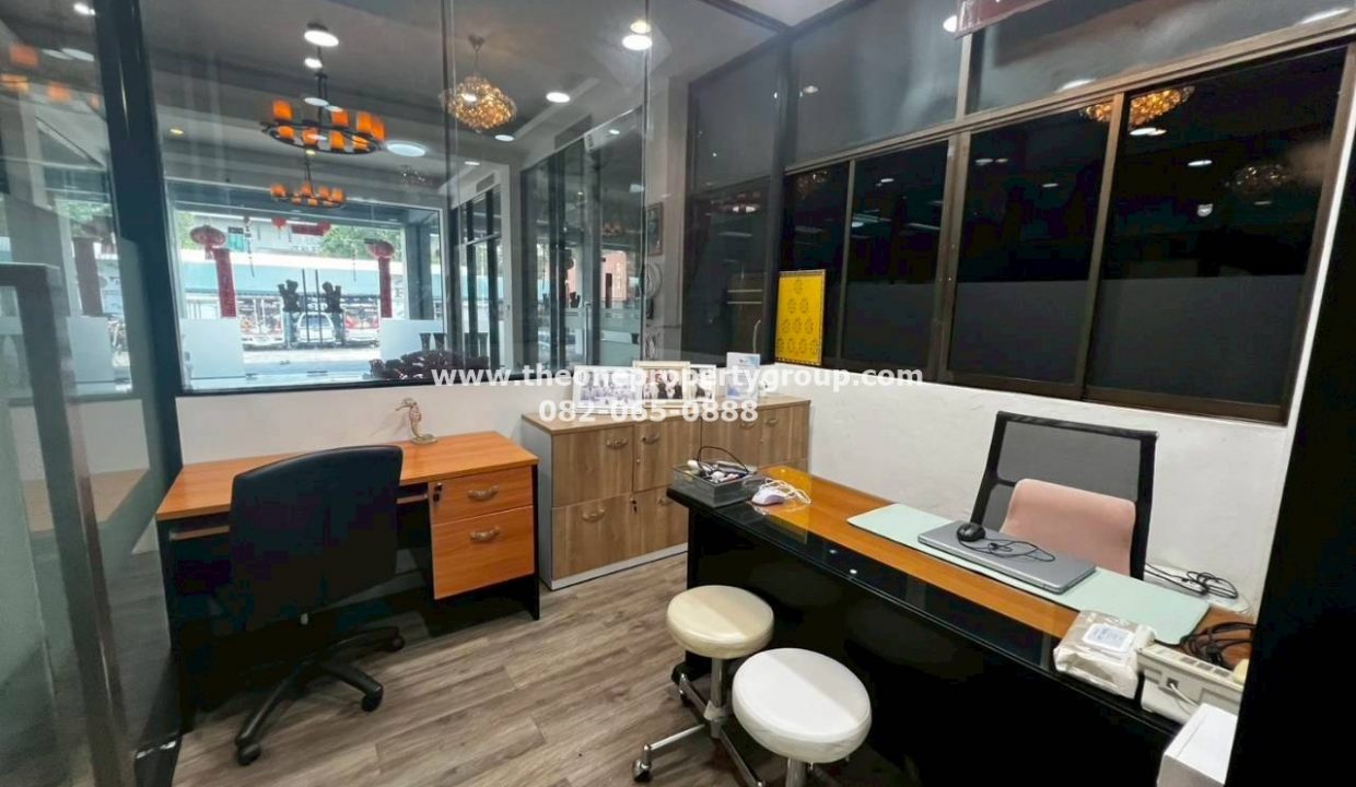 LINE_ALBUM_A1809 A1810_251101_59