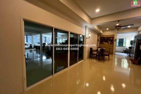 LINE_ALBUM_A1809 A1810_251101_6