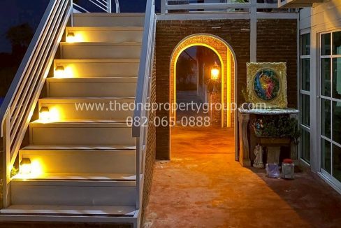 LINE_ALBUM_A1824 บ้านหรู อ.บางเลน นครปฐม_251123_13