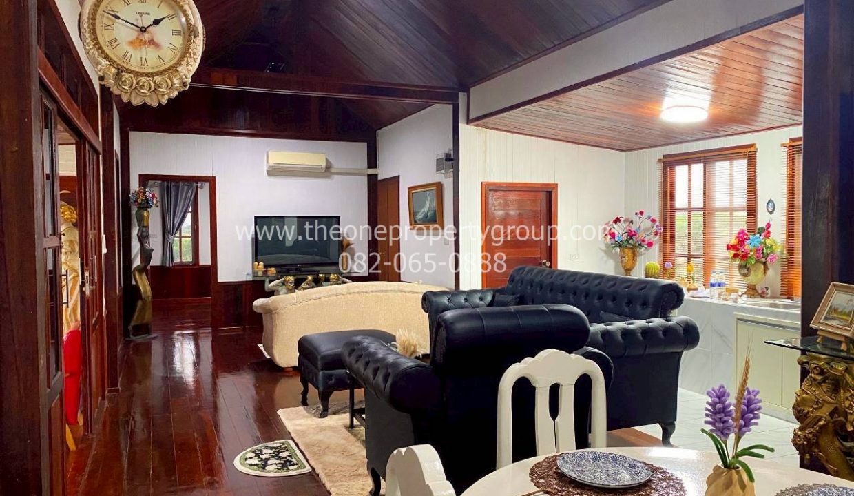 LINE_ALBUM_A1824 บ้านหรู อ.บางเลน นครปฐม_251123_18