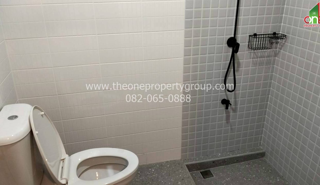 LINE_ALBUM_A1818ม.รัตนาวลัย_251204_2